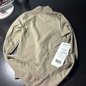 Aura Light brown mock turtleneck, NWT